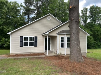 284 Irvan St, Clayton, NC 27520