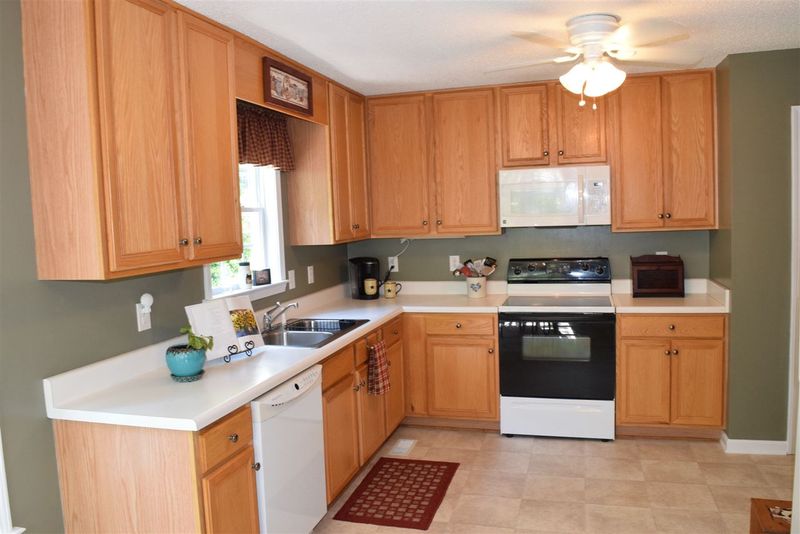 284 Kingsbrook Cir, Fuquay Varina, NC 27526