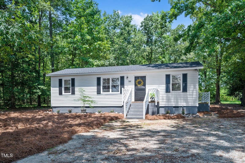 284 Sneed Ln, Fuquay Varina, NC 27526