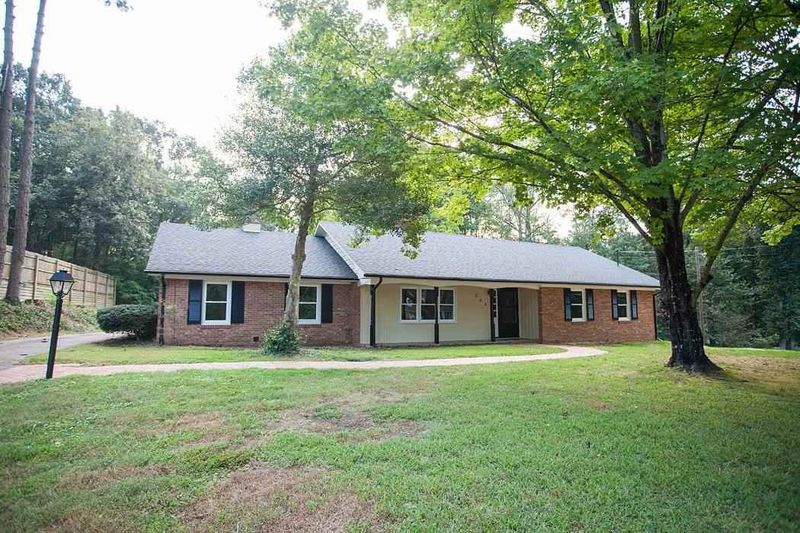 284 Westover Dr, Roxboro, NC 27573