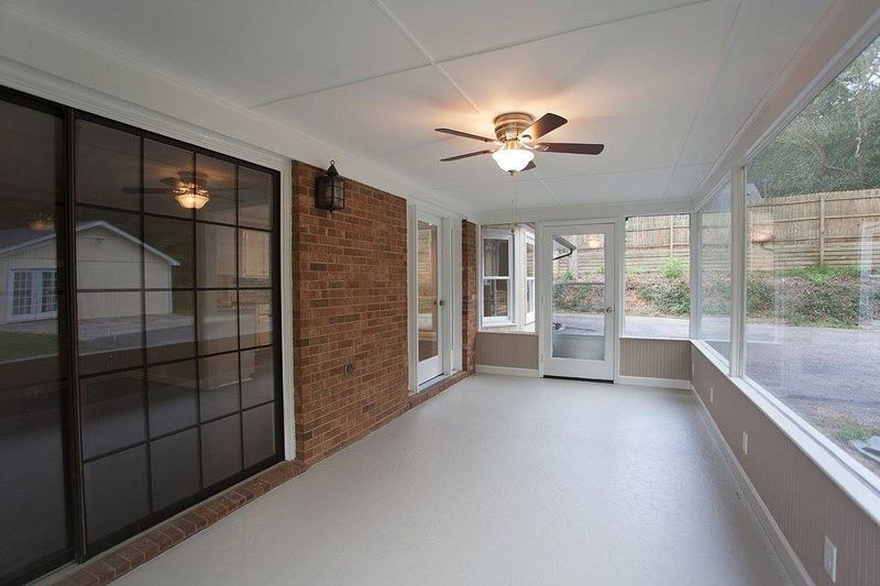 284 Westover Dr, Roxboro, NC 27573