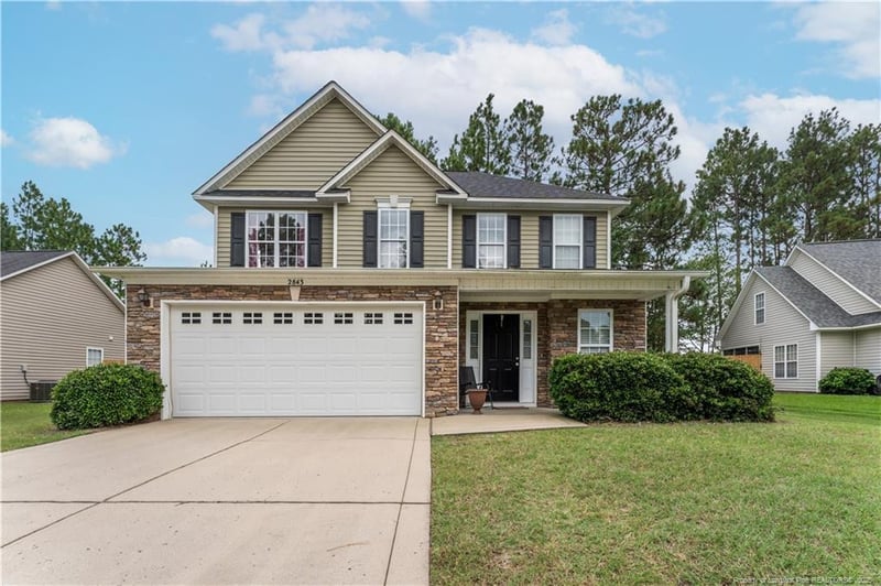 2843 Aristocrat Ln, Fayetteville, NC 28306
