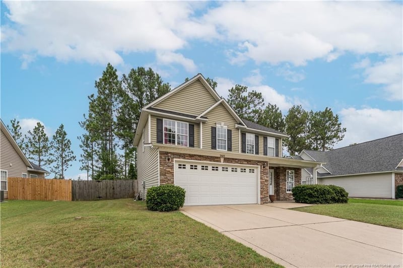 2843 Aristocrat Ln, Fayetteville, NC 28306