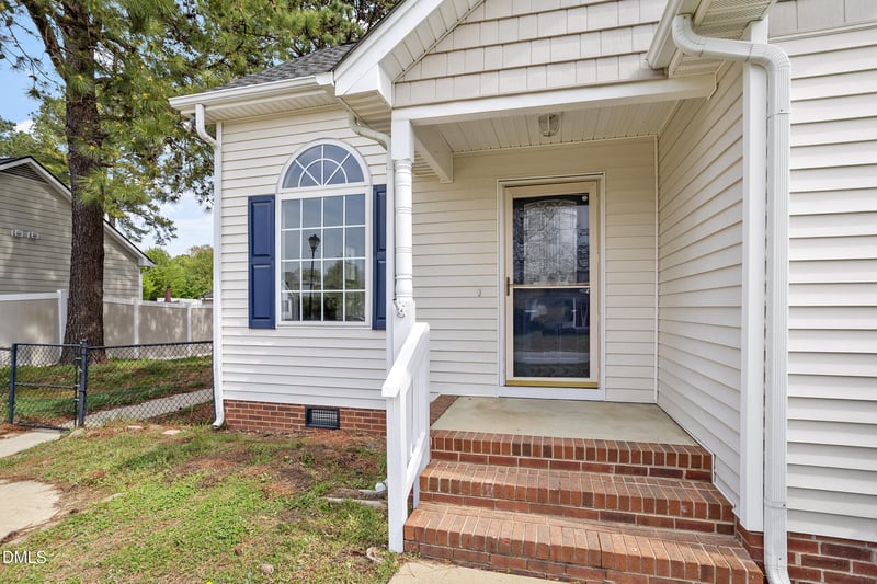 2844 Glastonbury Rd, Apex, NC 27539