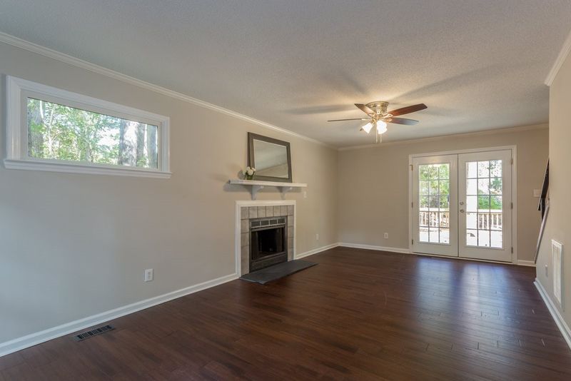 2844 Thurrock Dr, Apex, NC 27539