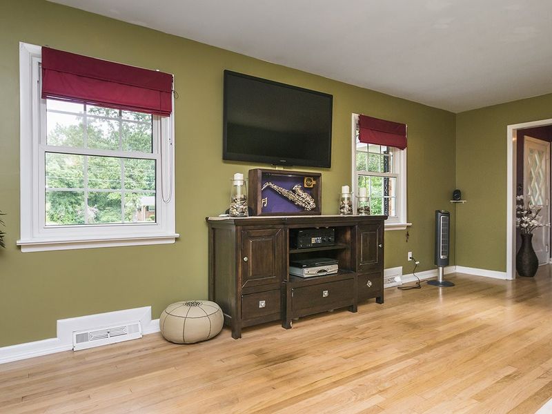 2845 Hollywood Rd, Burlington, NC 27217