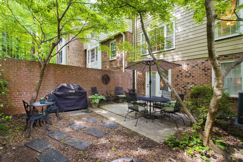 2846 Wycliff Rd, Raleigh, NC 27607