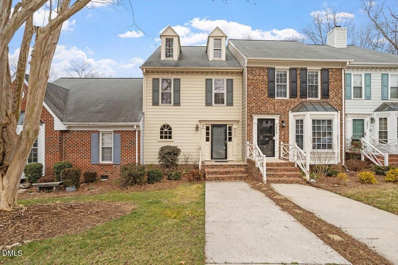 2847 Bedfordshire Ct, Raleigh, NC 27604