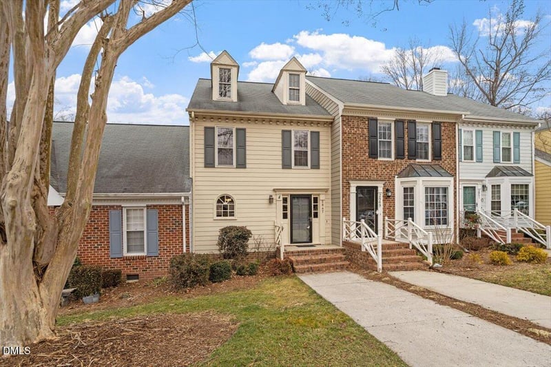 2847 Bedfordshire Ct, Raleigh, NC 27604