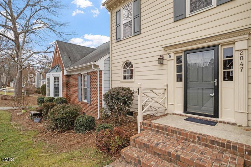 2847 Bedfordshire Ct, Raleigh, NC 27604