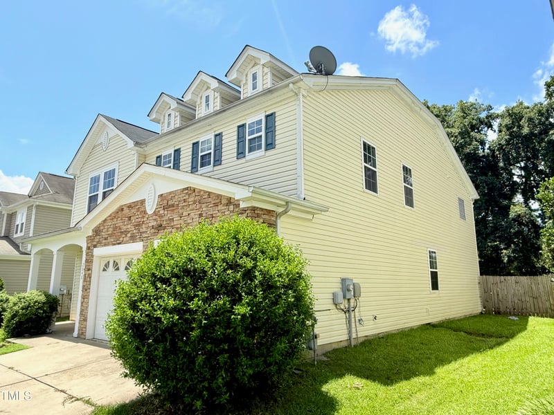 2848 Roundleaf Ct, Raleigh, NC 27604