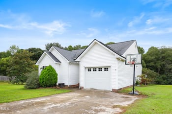 285 Bradford Ridge Dr, Youngsville, NC 27596