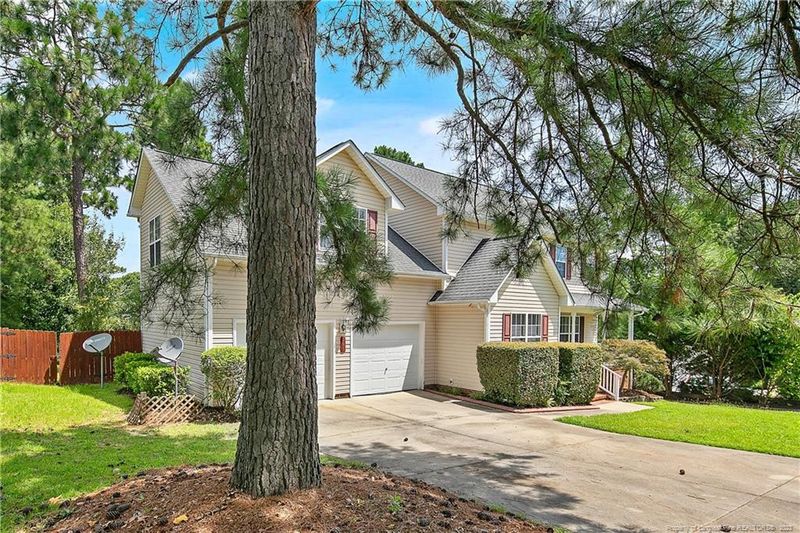 285 Cresthaven Dr, Sanford, NC 27332