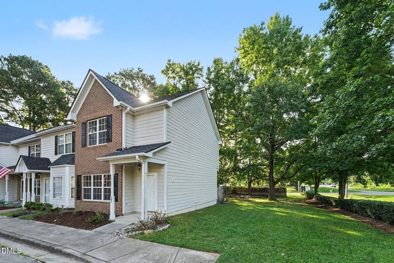 285 Dairy Rd, Clayton, NC 27520