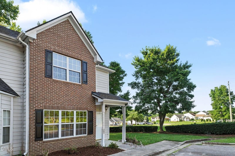 285 Dairy Rd, Clayton, NC 27520