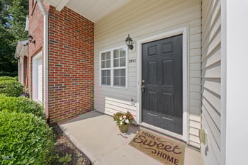 285 Plaza Dr, Chapel Hill, NC 27517