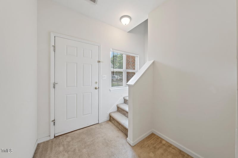 285 Plaza Dr, Chapel Hill, NC 27517