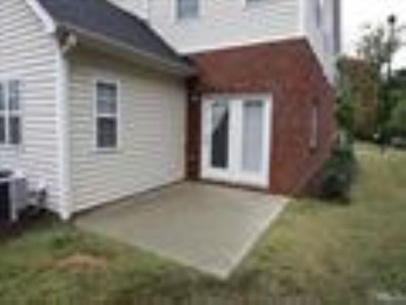 285 Plaza Plaza Pl #A, Chapel Hill, NC 27517