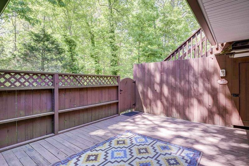 285 Summerwalk Cir #285, Chapel Hill, NC 27517