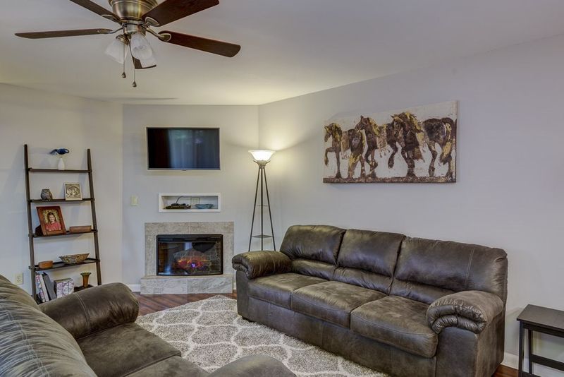 285 Summerwalk Cir #285, Chapel Hill, NC 27517