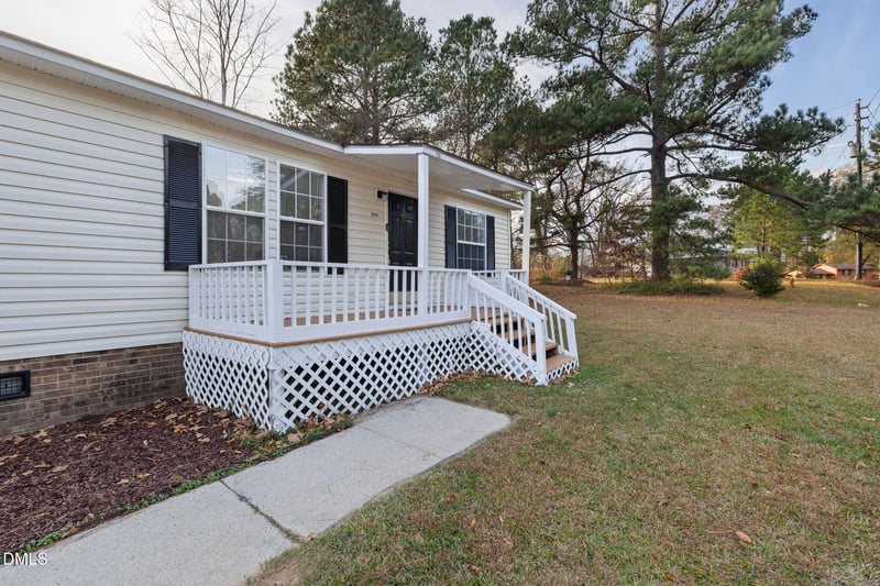 2850 Sanderford Rd, Raleigh, NC 27610