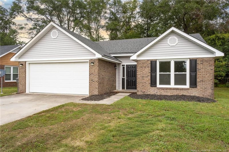 2853 Chillingsworth Dr, Fayetteville, NC 28306
