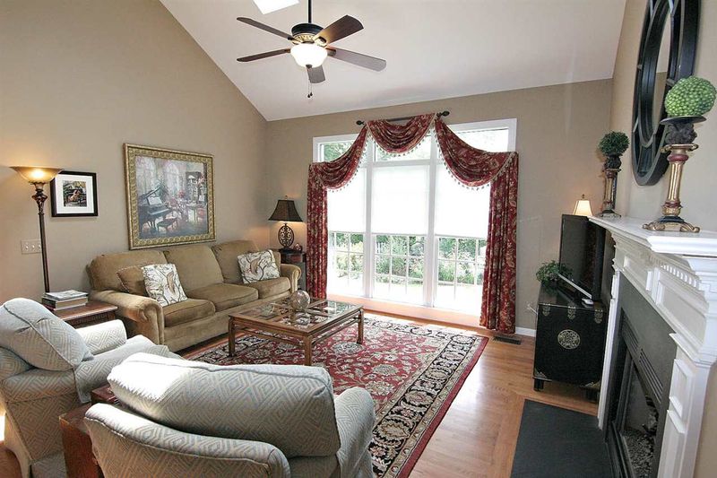 2855 Plaza Pl, Raleigh, NC 27612