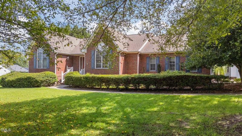 2856 Horsemans Ridge Dr, Clayton, NC 27520