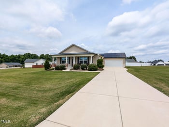 286 Beaver Tavern Dr, Benson, NC 27504