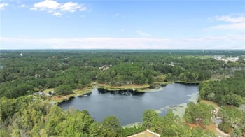 2863 Aristocrat Ln, Fayetteville, NC 28306