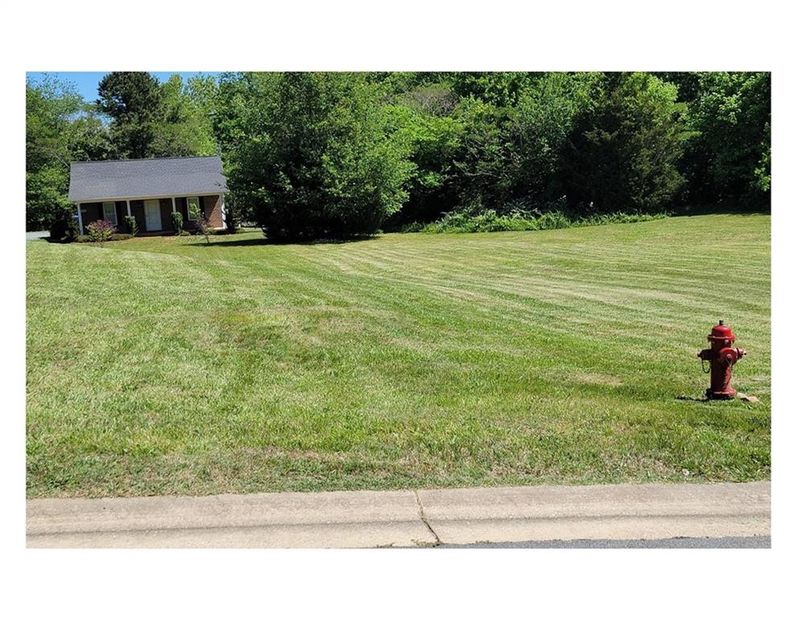 2869 Rob Shepard Dr, Burlington, NC 27215