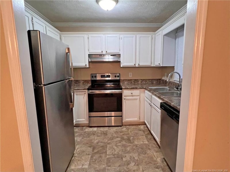 2870 Copenhagen Dr, Fayetteville, NC 28301