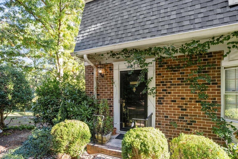 2870 Wycliff Rd, Raleigh, NC 27607