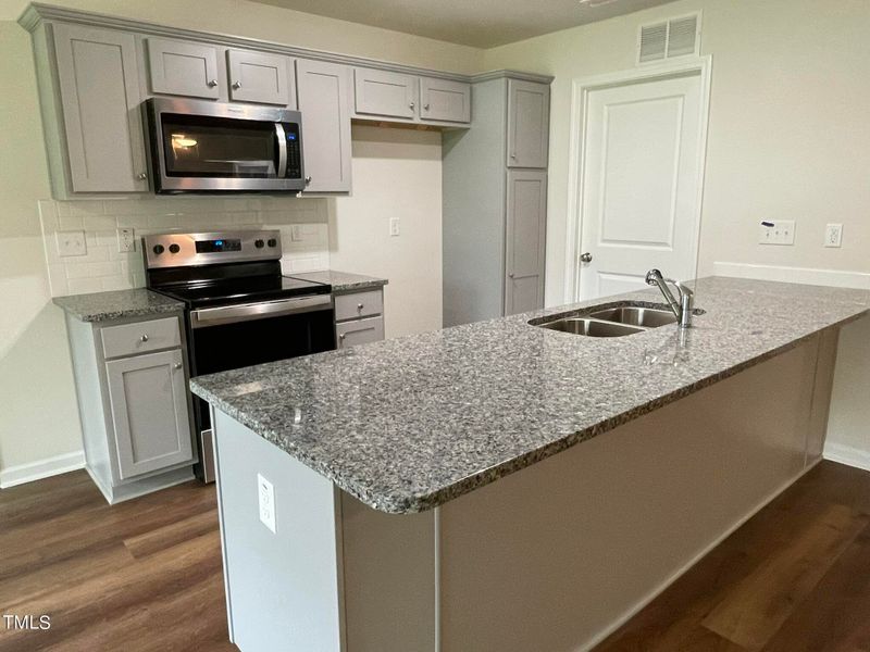 288 Lotus Ave, Smithfield, NC 27577