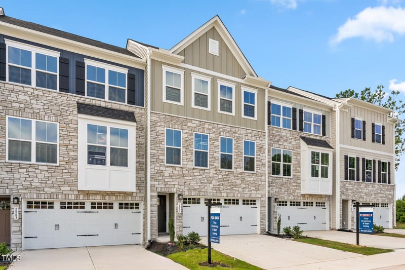 2885 Foster Woods Dr, Apex, NC 27502