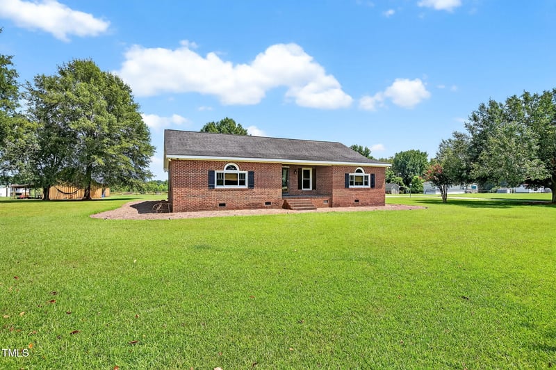 2888 Benson Hardee Rd, Benson, NC 27504