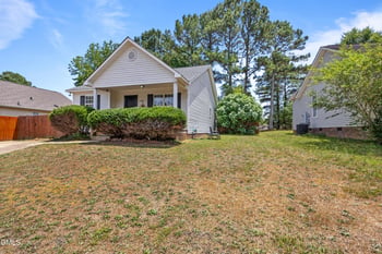2889 Bennington Dr, Clayton, NC 27520