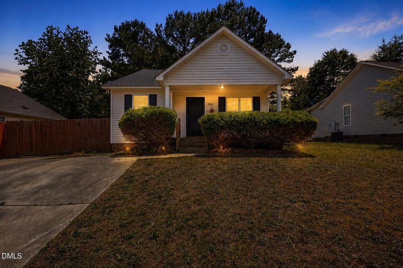 2889 Bennington Dr, Clayton, NC 27520