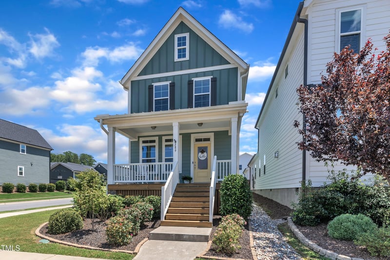 289 Douglas Falls Dr, Wendell, NC 27591