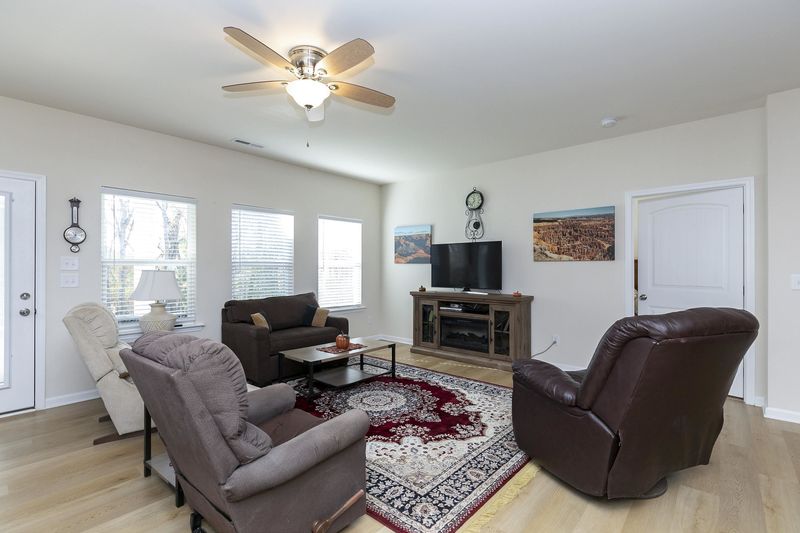 29 Coneflower Ct, Clayton, NC 27520