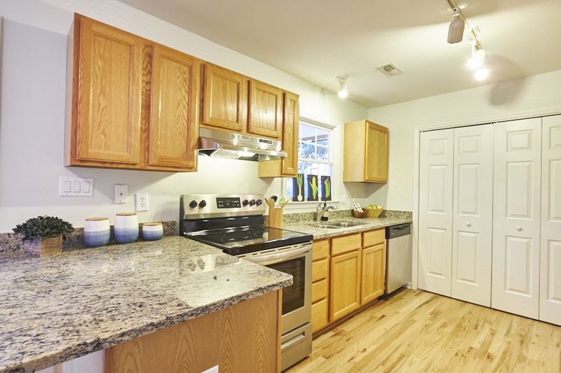 29 Creeks Edge Ct, Durham, NC 27713