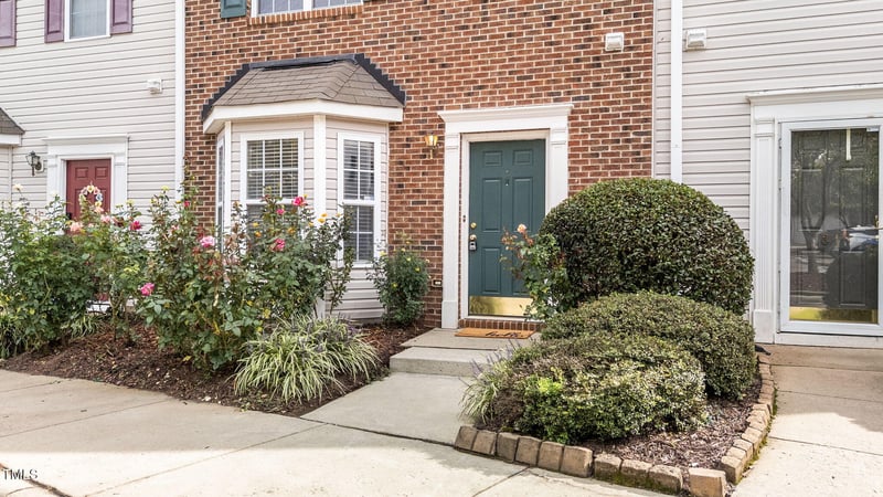 29 Edgebrook Cir, Durham, NC 27703