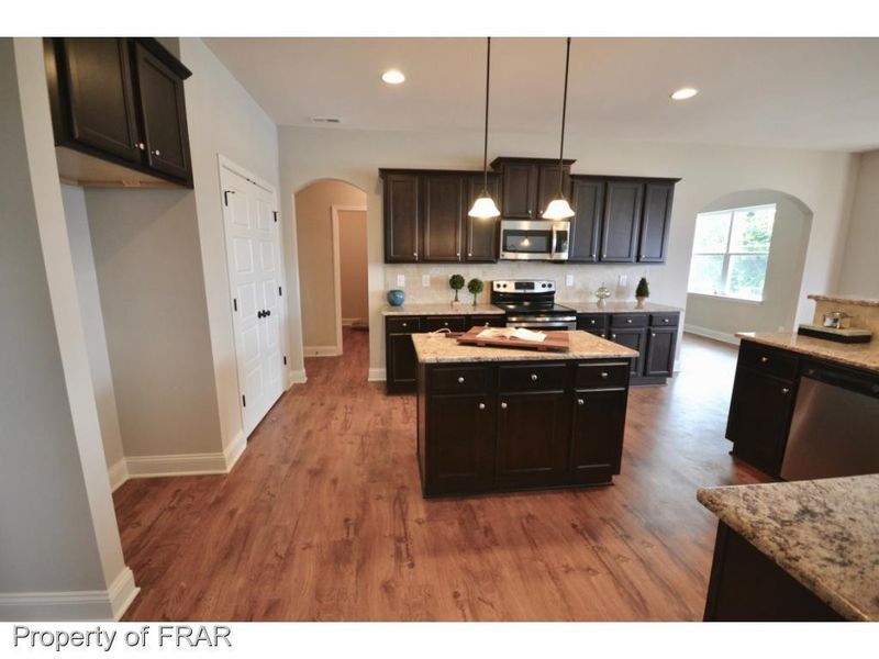 29 Edgemont Ter, Sanford, NC 27332