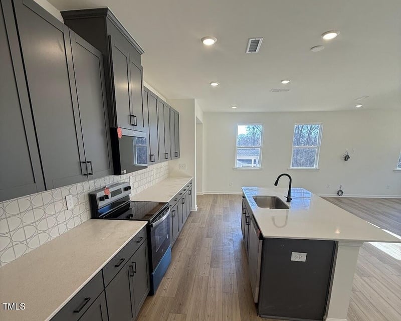 29 Longdale Dr, Graham, NC 27253