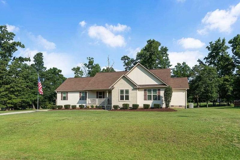 290 Camden Dr, Angier, NC 27501
