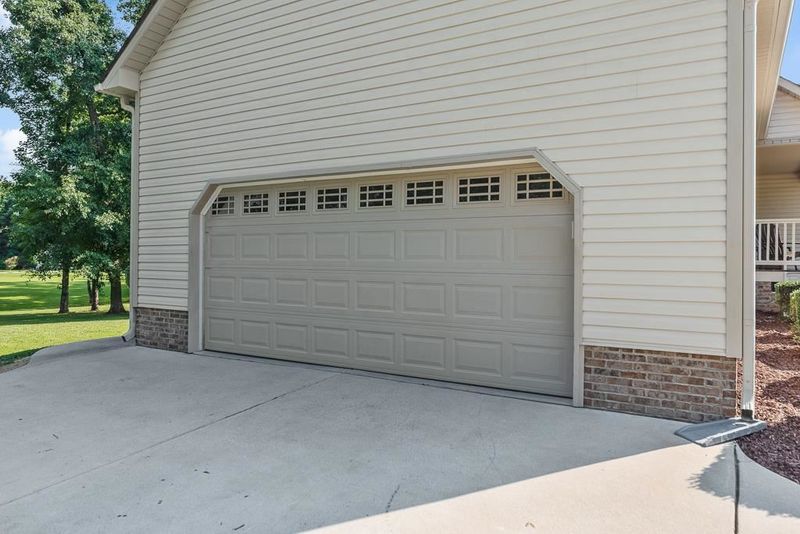 290 Camden Dr, Angier, NC 27501