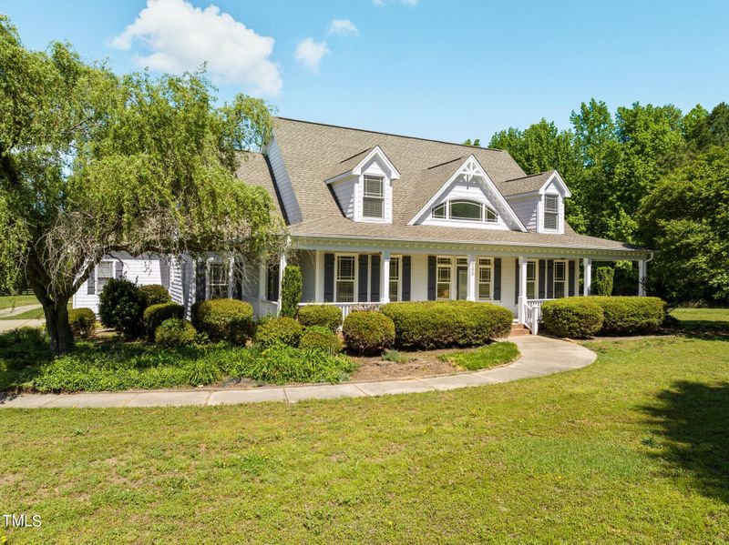 290 Fieldstone Dr, Holly Springs, NC 27540
