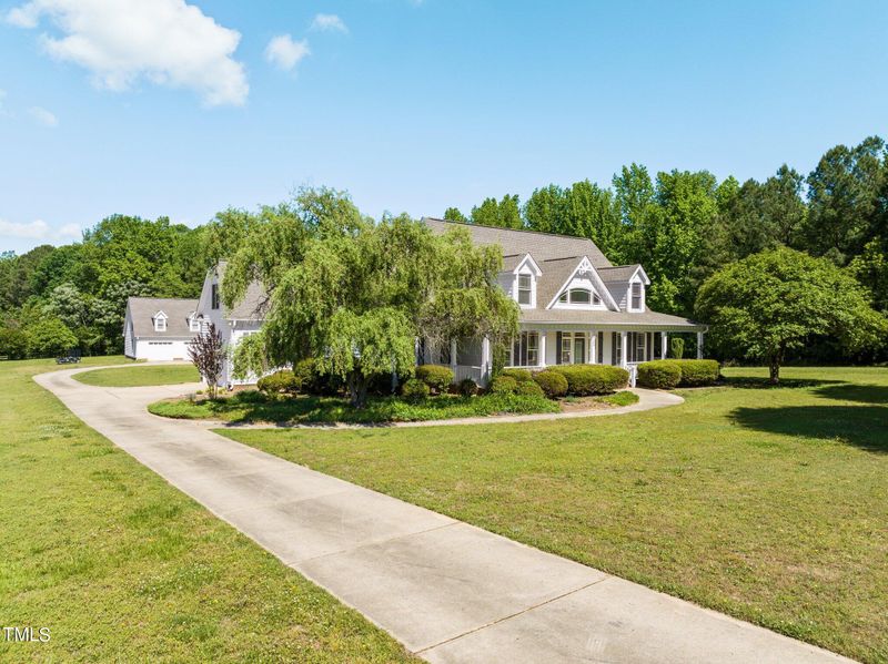 290 Fieldstone Dr, Holly Springs, NC 27540