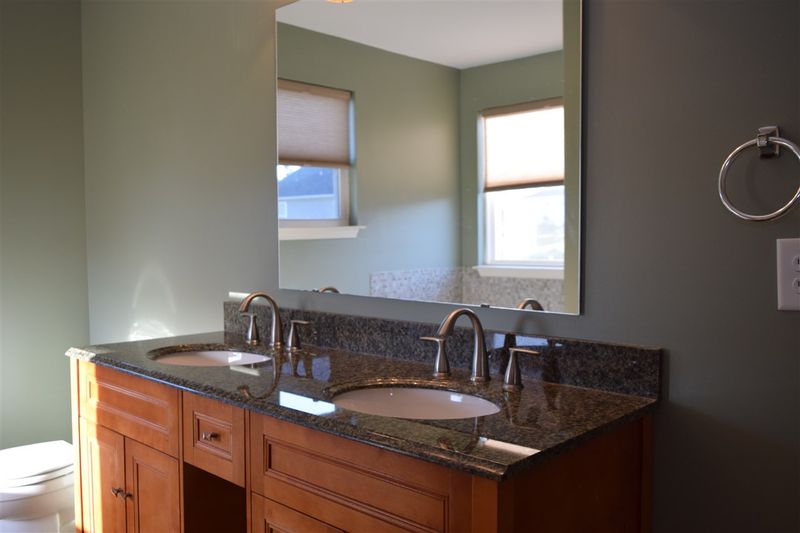 290 Rosemary Dr, Burlington, NC 27215