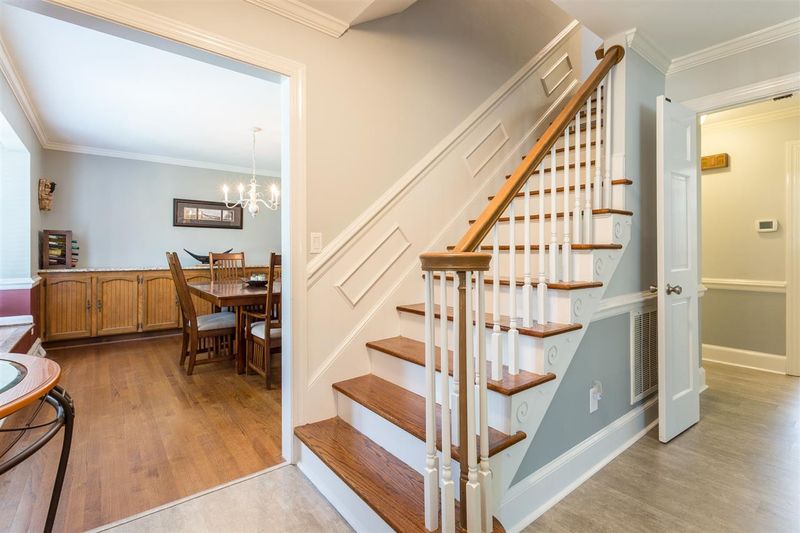 2900 Augusta Ct, Raleigh, NC 27607